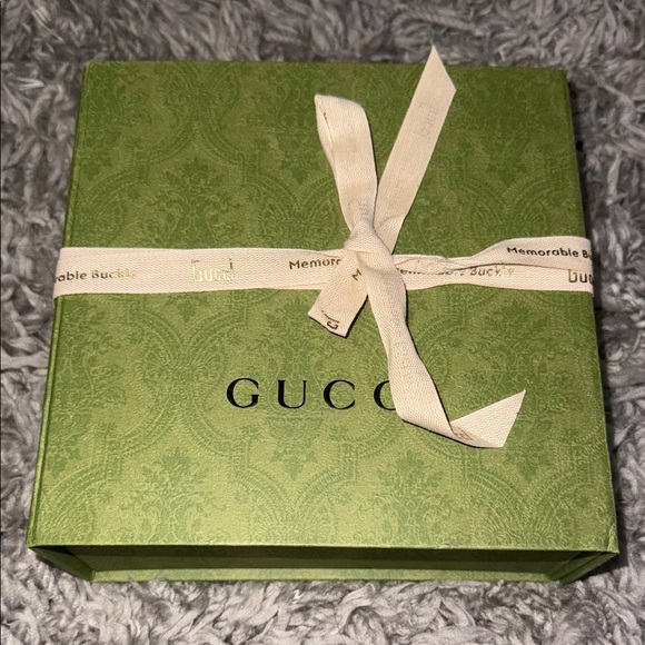 Gucci White Leather Thin Belt - Picture 9 of 9